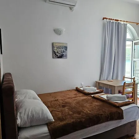 Dom Guest house *
