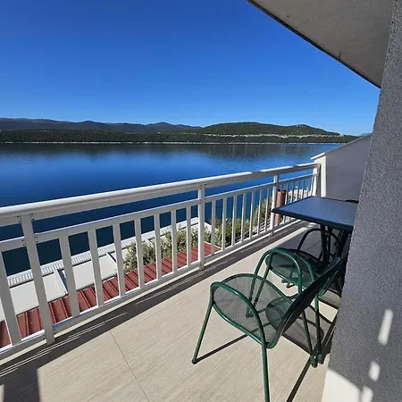 Dom Гостевой дом 3*