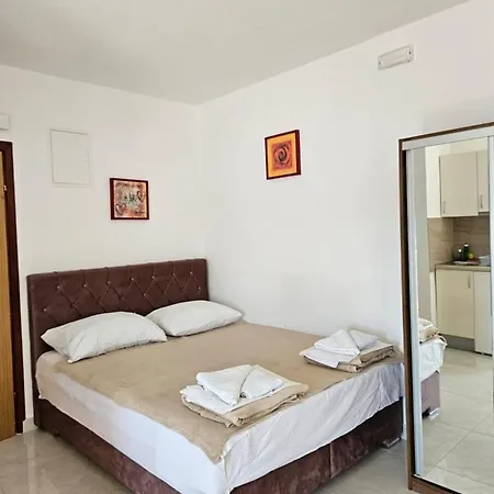 Dom Гостевой дом 3*